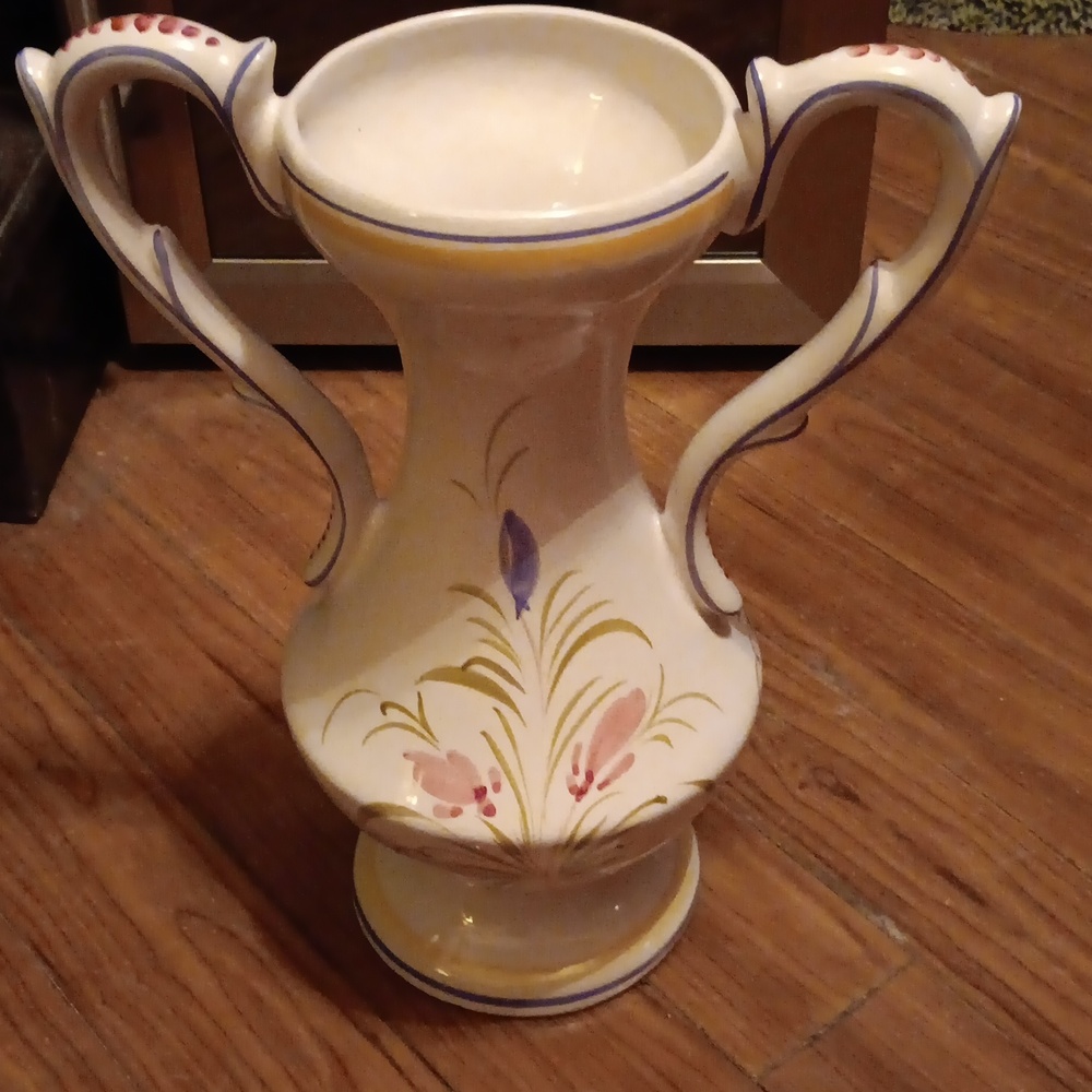 VINTAGE QUIMPER BRETONNE SITTING IN GARDEN VASE - Picture 6 of 12